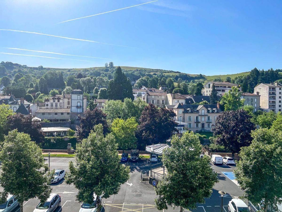 Le Frere Charmes Apartamento Aurillac Exterior foto